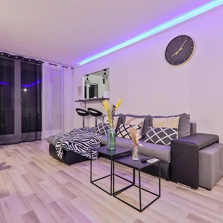 Votre Sejour Reve, A Apartment *